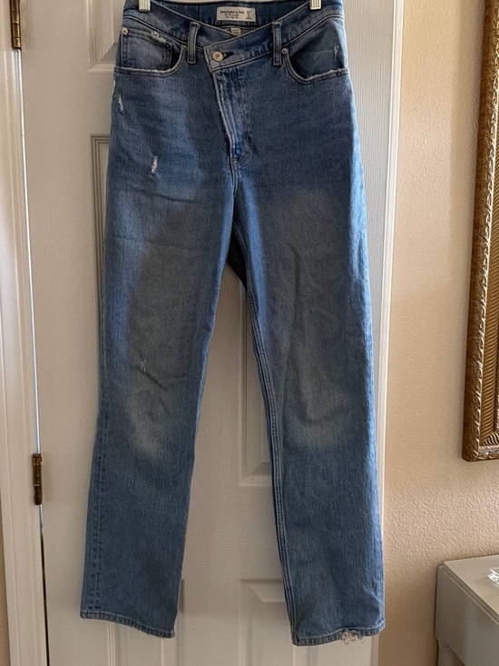 Abercrombie & Fitch Denim - Abercrombie & Fitch Women’s Crossover Light Wash Straight Jeans